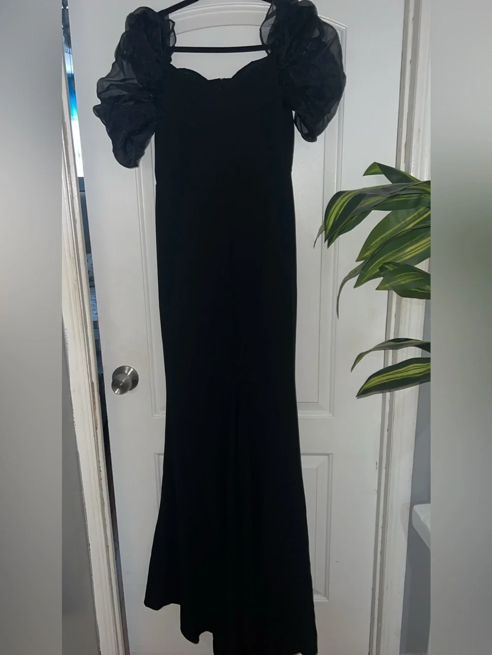 Faeriesty sleek black